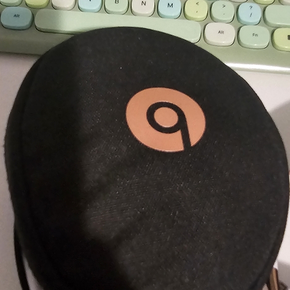 Pink beast head phones - Picture 8 of 10